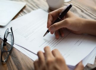 Hóa đơn điện tử có cần đóng dấu và chữ ký không?
