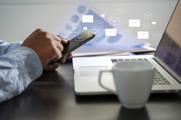 gửi hóa đơn điện tử cho khách hàng