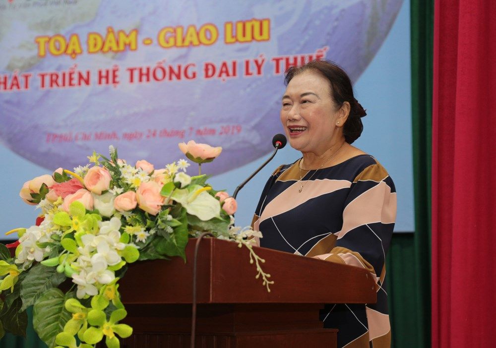 Bà Nguyễn Thị Cúc – Chủ tịch Hội tư Vấn thuế Việt Nam phát biểu tại Chương trình