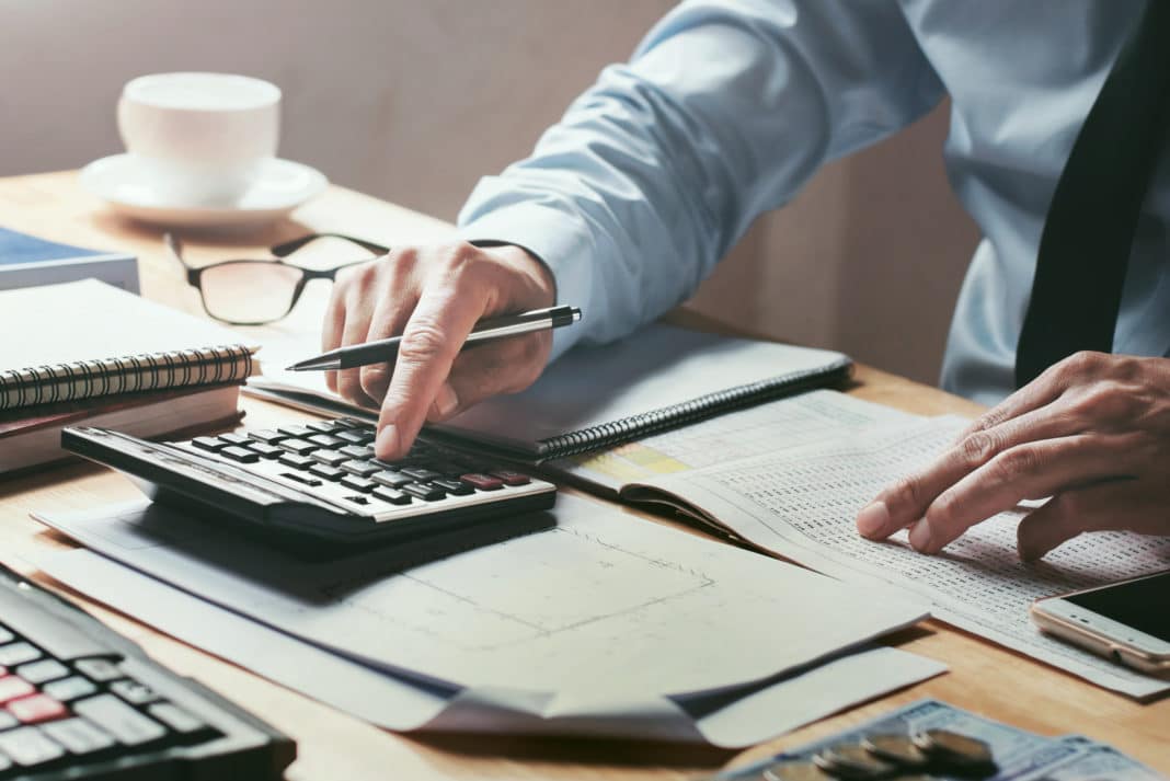 choosing-certified-public-accountant-1068x713