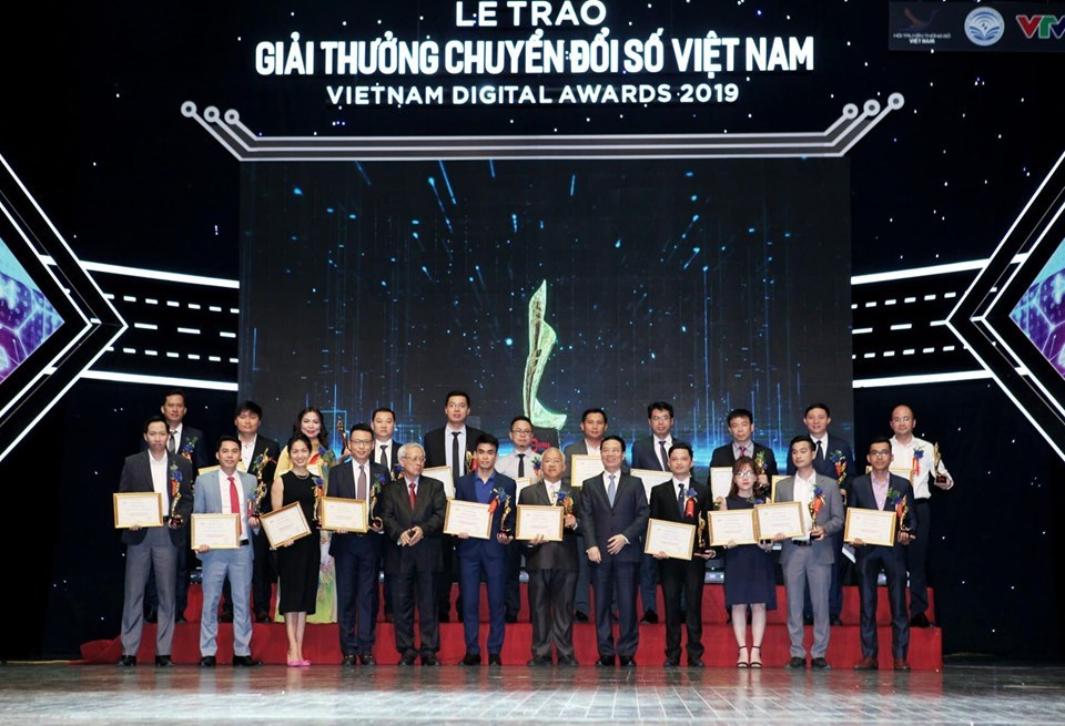 Hóa đơn điện tử MISA meInvoice được vinh danh trong lễ trao giải Chuyển đổi số 2019